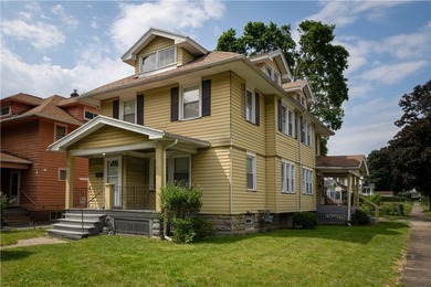 Fully vacant side-by-side duplex with over 2,200 sq ft of living - photo 1