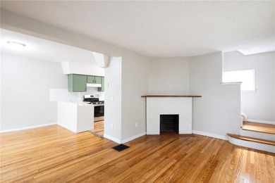 Fully vacant side-by-side duplex with over 2,200 sq ft of living - photo 2