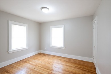 Fully vacant side-by-side duplex with over 2,200 sq ft of living - photo 7