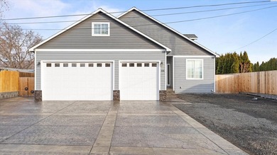MLS# 289813 Waterfront living at its finest! This stunning - photo 1