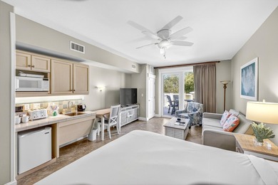 Discover this charming 3rd-floor studio in the heart of the - photo 2
