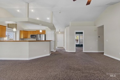 Beautiful 3-bedroom, 2-bath home featuring an open and inviting - photo 7