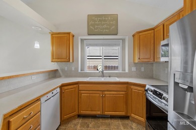 Beautiful 3-bedroom, 2-bath home featuring an open and inviting - photo 10