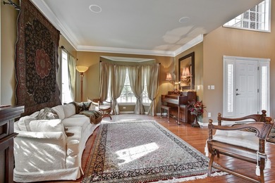 Stunning Home in Hawthorn Woods Country Club. Hardwood Floors - photo 2