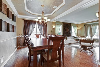 Stunning Home in Hawthorn Woods Country Club. Hardwood Floors - photo 5