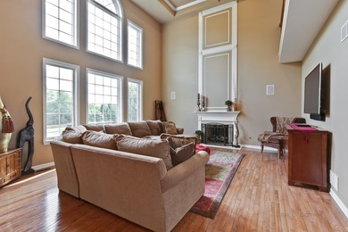 Stunning Home in Hawthorn Woods Country Club. Hardwood Floors - photo 7