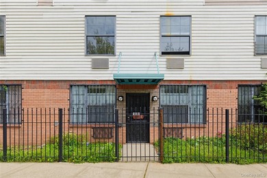 Welcome to this bright and spacious 2-bedroom condominium - photo 1
