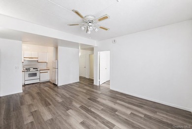 Welcome to this bright and spacious 2-bedroom condominium - photo 2