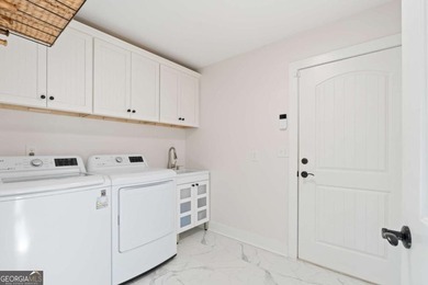 Fully Renovated Lake Home in Gated Community with Resort-Style - photo 18