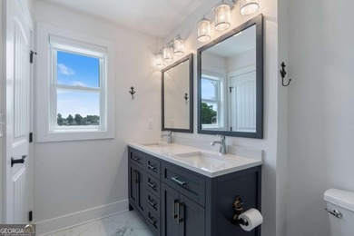 Fully Renovated Lake Home in Gated Community with Resort-Style - photo 33