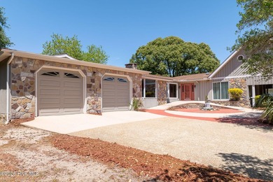 Experience coastal-style living in this expansive 4,000+ sq. ft - photo 11