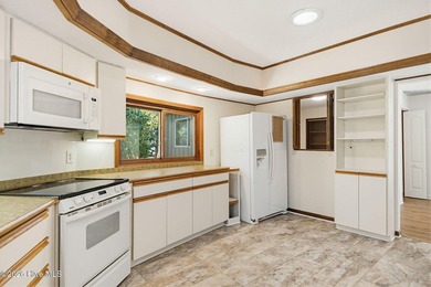 Experience coastal-style living in this expansive 4,000+ sq. ft - photo 30