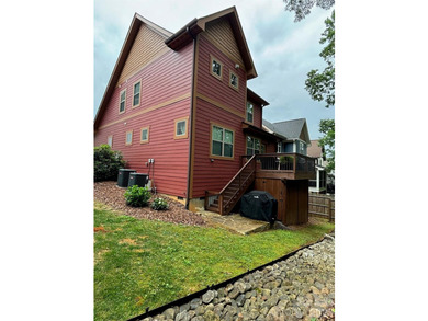 Charming and Spacious, 3 Bed/3 Bath Craftsman Home in Beautiful - photo 3