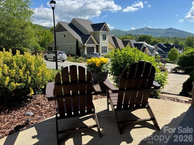 Charming and Spacious, 3 Bed/3 Bath Craftsman Home in Beautiful - photo 4
