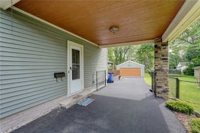 Welcome to the pride and joy of the neighborhood! This stunning - photo 3