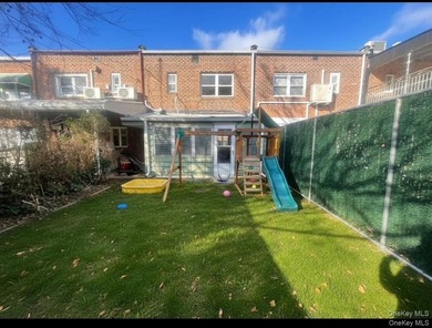 Prime Kew Garden Areas fully renovated single family townhouse - photo 11