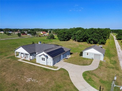 2 Houses, 5 acres, NO HOA, NO DEED RESTRICTIONS with pond, open - photo 2