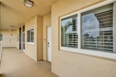 (private lake, pond, creek) Condo For Sale in Tamarac Florida