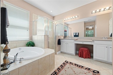 Welcome to this beautifully upgraded 4 bedroom + den, 3 bath - photo 15