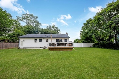 Beautifully Maintained and Updated 2 Bedroom Ranch with Open - photo 20