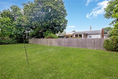 Beautifully Maintained and Updated 2 Bedroom Ranch with Open - photo 22