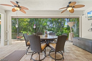 Welcome to this beautifully upgraded 4 bedroom + den, 3 bath - photo 25