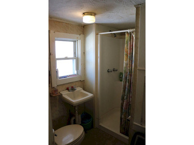 13047 - Well-maintained 2-unit apartment building offering an - photo 23
