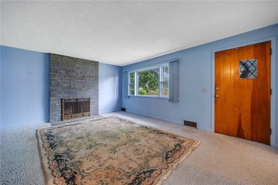 This well-maintained 3-bedroom, 1-bath ranch offers comfortable - photo 3