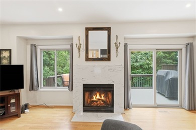 Welcome to 39 Menlo Place! Nestled at the end of a quiet - photo 7