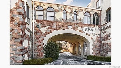 Welcome to Tuscany Court, a charming co-op townhouse community - photo 2