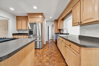 Located in the beautiful South Roanoke area listed at a very - photo 11