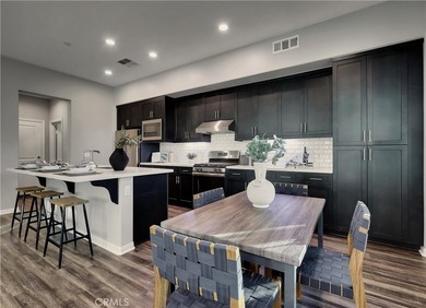 Stunning model perfect home, prized end lot location at the end - photo 14