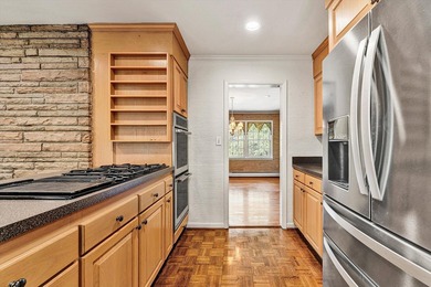 Located in the beautiful South Roanoke area listed at a very - photo 14