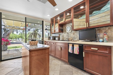 Most uniquely remodeled and decorated condo in the famous - photo 15