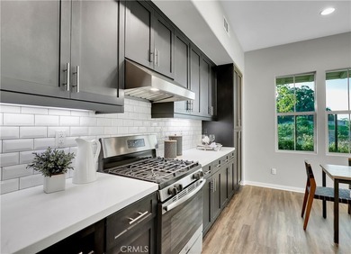 Stunning model perfect home, prized end lot location at the end - photo 17