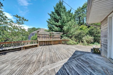 Located in the beautiful South Roanoke area listed at a very - photo 23