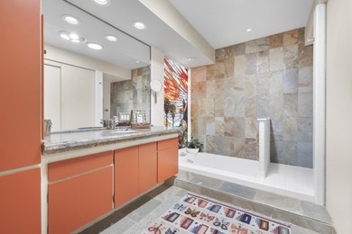 Most uniquely remodeled and decorated condo in the famous - photo 24