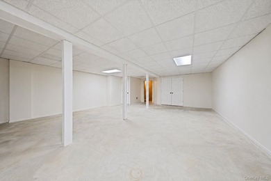 Welcome to this beautifully updated 3-bedroom, 2-full-bath ranch - photo 27