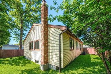 Welcome to this beautifully updated 3-bedroom, 2-full-bath ranch - photo 33