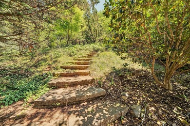 Located in the beautiful South Roanoke area listed at a very - photo 40