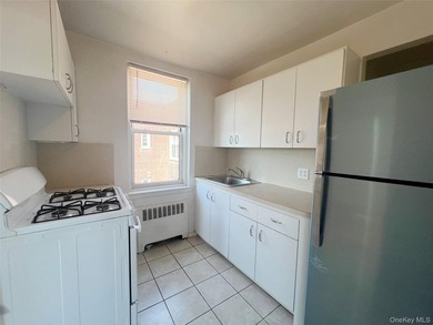 Bright, Spacious 1BR in Prime Location Southeast-facing and - photo 6