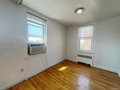 Bright, Spacious 1BR in Prime Location Southeast-facing and - photo 7