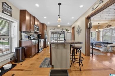 Welcome to The Nest. This Oasis is fully remodeled with hardwood - photo 11