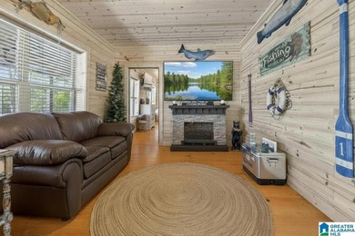 Welcome to The Nest. This Oasis is fully remodeled with hardwood - photo 13