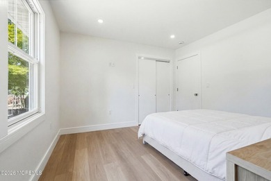 Welcome to this beautifully renovated and spacious resort style - photo 14