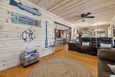 Welcome to The Nest. This Oasis is fully remodeled with hardwood - photo 15