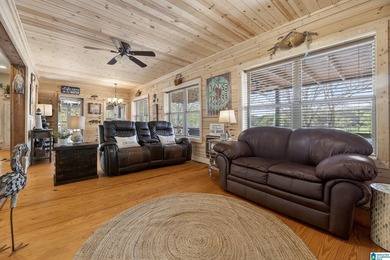Welcome to The Nest. This Oasis is fully remodeled with hardwood - photo 16