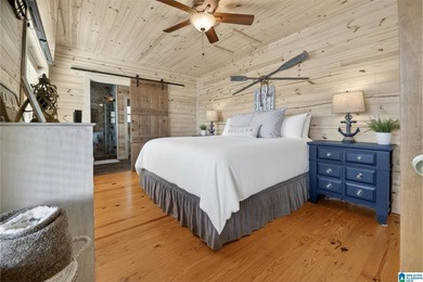 Welcome to The Nest. This Oasis is fully remodeled with hardwood - photo 18
