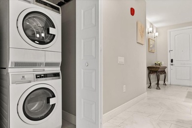 FULLY FURNISHED and Gorgeous! Just bring a Toothbrush, Move in - photo 19