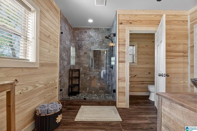Welcome to The Nest. This Oasis is fully remodeled with hardwood - photo 20